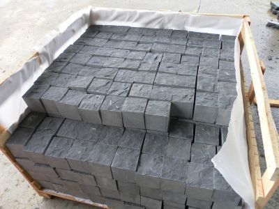 China Nature Split Black Basalt Cubes